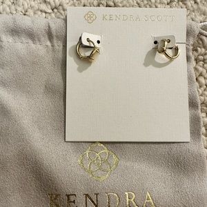Kendra scott Emilie Huggies